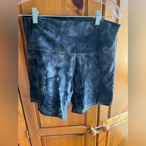 LULULEMON ALIGN HIGH-RISE SHORT 6”